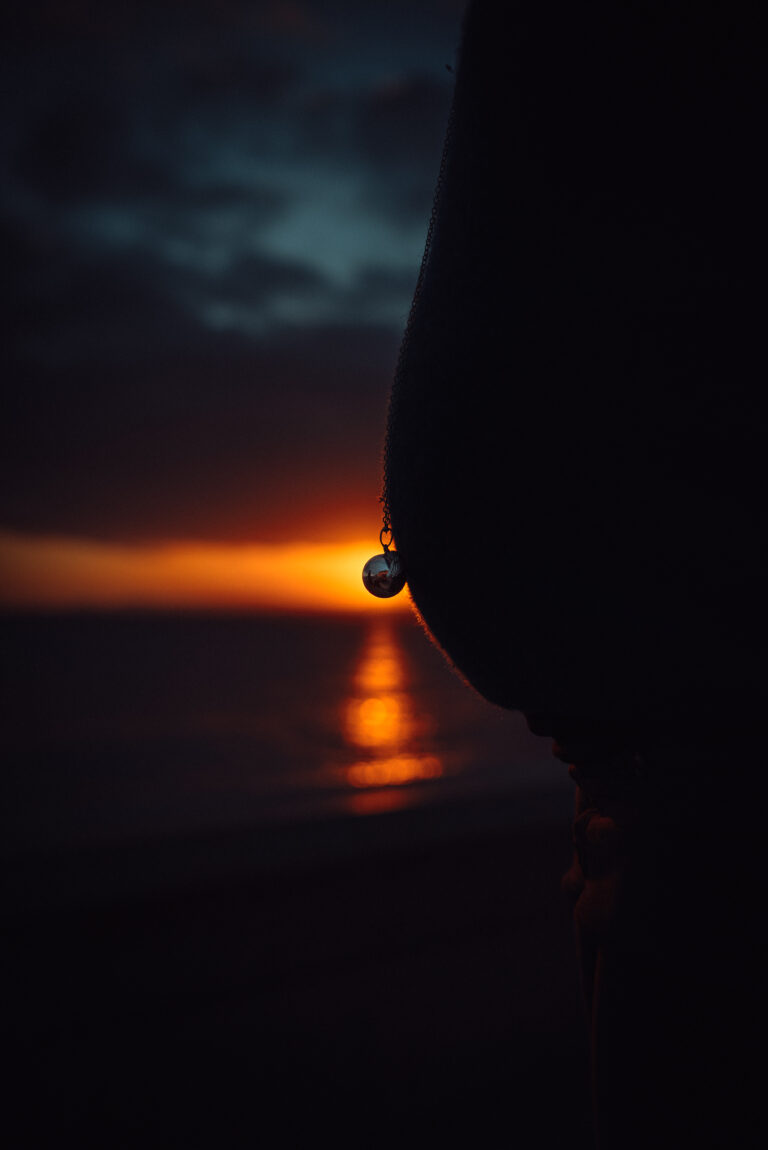 "Excellent photographe très professionnel avec beaucoup de talent pour rendre justesse à la beauté des paysages. Il est à l’écoute de vos désirs et sait vous mettre en lumière. Je recommande grandement"