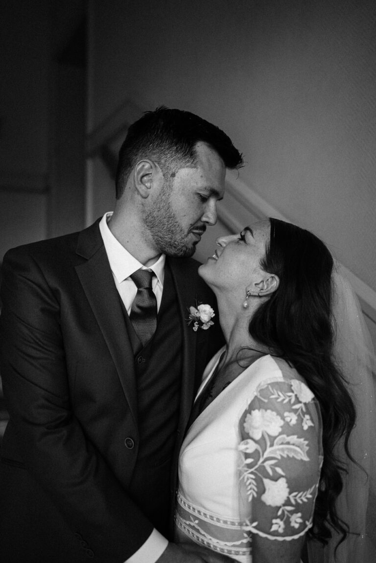 "Nous avons fait appelle à Thibault pour immortaliser notre mariage et nous pouvons dire que nous ne regrettons pas ce choix. Tout d'abord, il a pris le temps de mettre en place des rendez-vous pour que nous puissions lui parler de nos souhaits et lui expliquer le déroulement de notre mariage. Son enthousiasme et son professionnalisme nous ont beaucoup rassuré. Il n'a pas hésité à nous donner quelques conseils pour les moments importants à photographier ce qui nous a aidé aussi à y voir plus clair. Durant notre mariage, il a su nous guider pour pouvoir saisir l'instant parfait mais il a su aussi rester très discret. Thibault a une vision très créative lorsqu'il travaille et le résultat était au-delà de nos espérances. Nous n'avons eu que des éloges à son sujet et nous garderons un magnifique souvenir de cette collaboration."